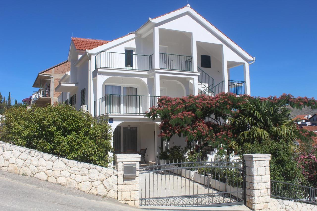 Apartment Udovicic Trogir Exterior photo